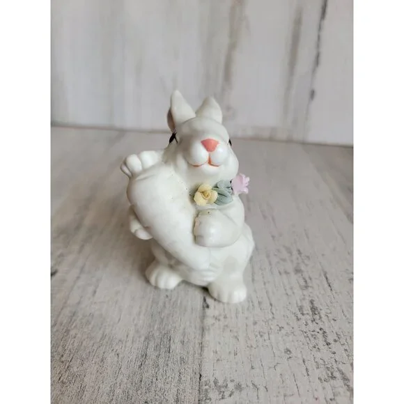 White ceramic rabbit carrot Easter Bunny flowering - Picture 2 of 7